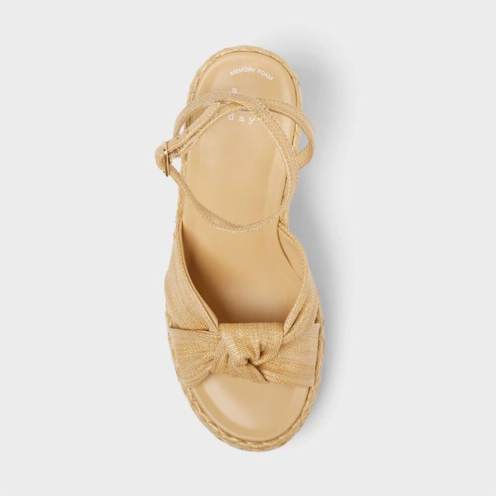 A New Day - Women’s Nisha Heels with Memory Foam Insole - A Ne Natural - Picture 3 of 3